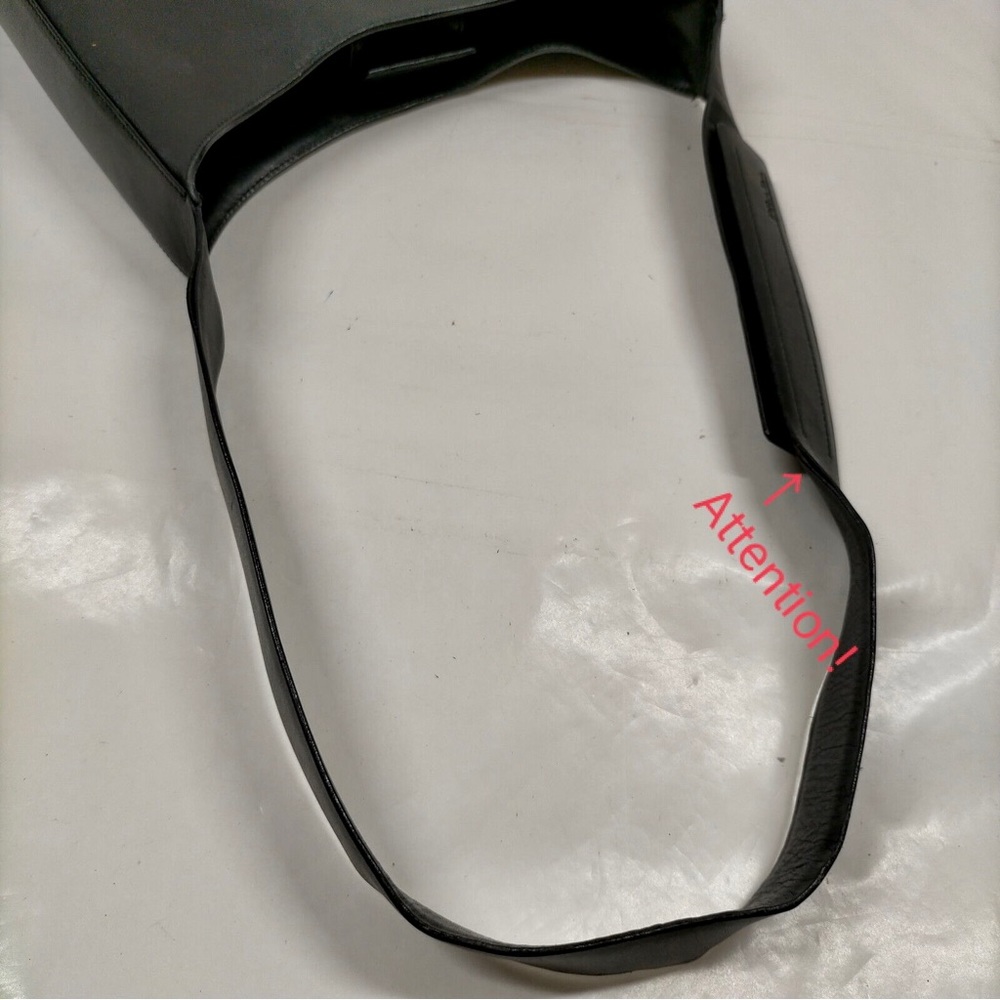 ✨SOLD✨ PRADA • AUTHENTIC VINTAGE BLACK GENUINE LEATHER LOGO STRAP SHOULDER BAG - Picture 9 of 9